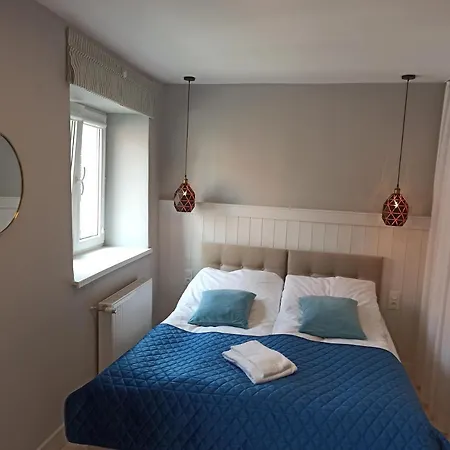 Mieszkanie W Kamienicy 4c *