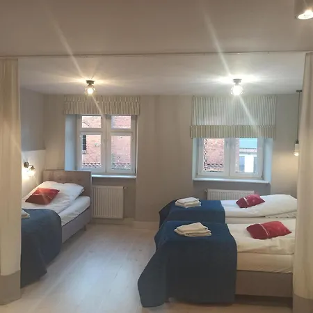 Mieszkanie W Kamienicy 4c *